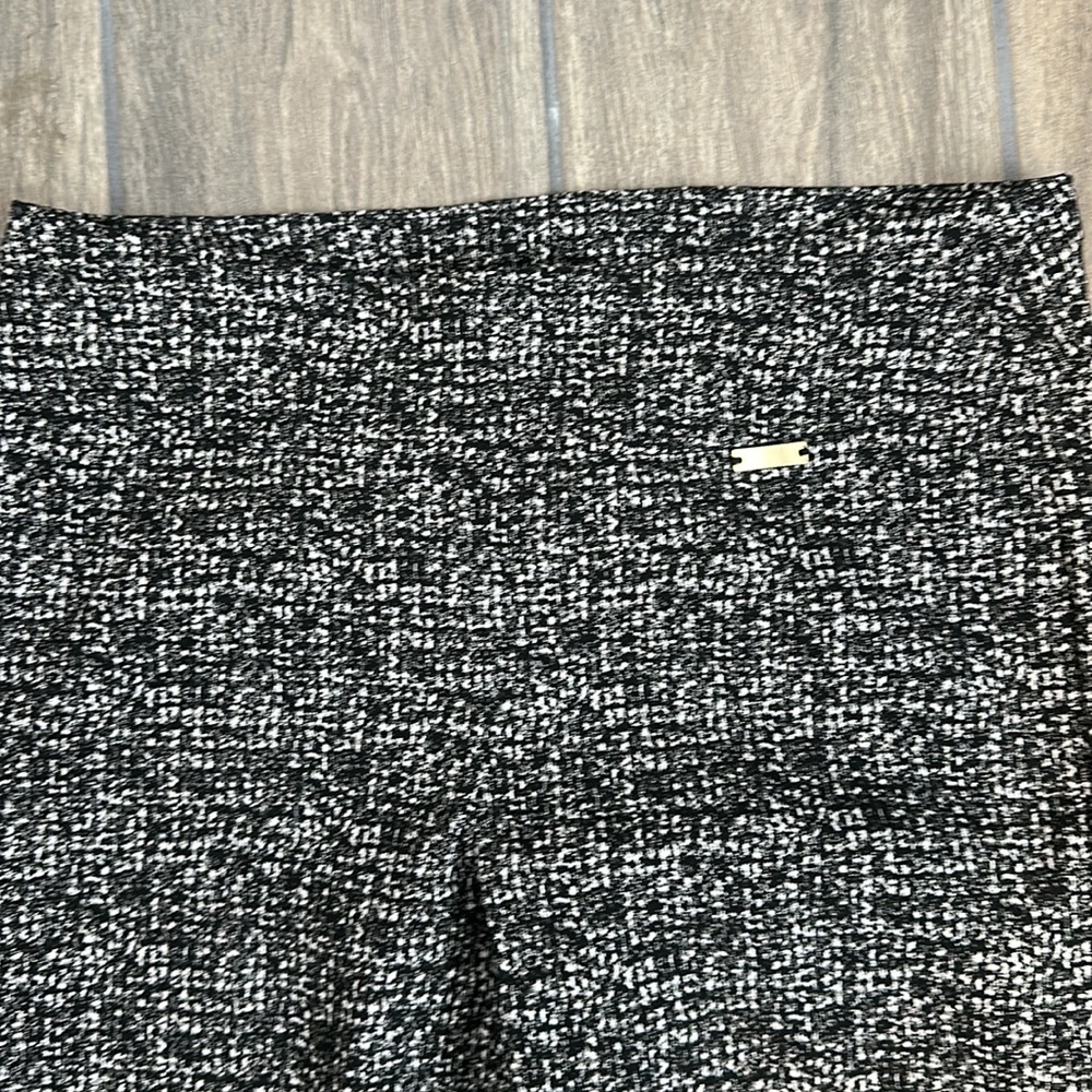 INC International Concepts Monochrome Stretch Skinny Pants size 6P. - Picture 3 of 6